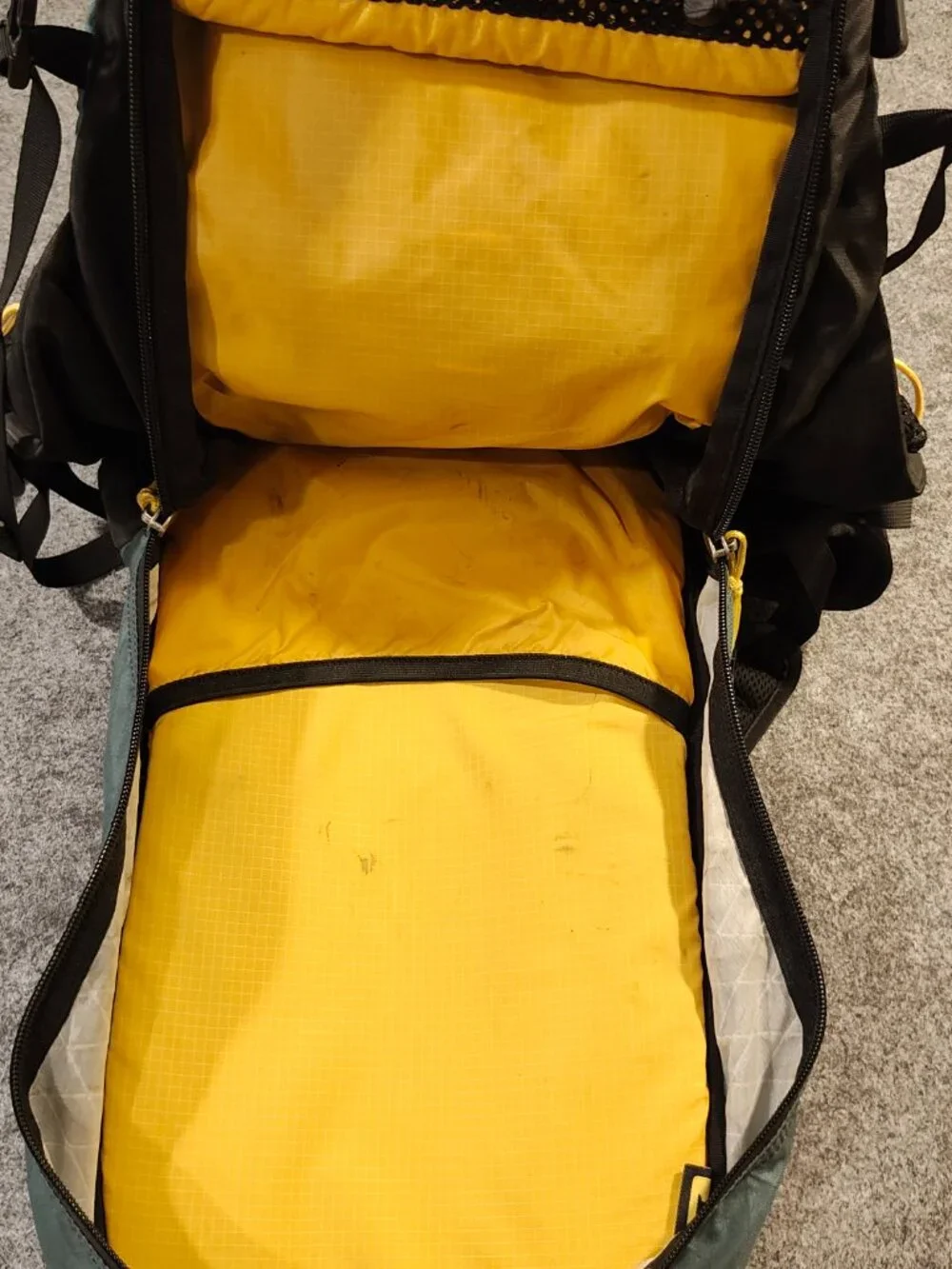 MountainSmith Wraith Technical Hiking Backpack — Black/Green